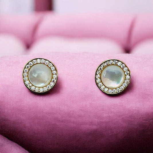 Mother-of-Pearl Stud Earrings(Fresh Water Pearl)