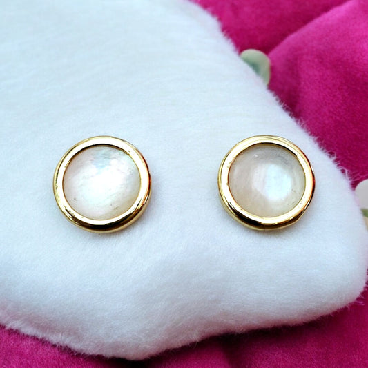 Circular Mother of Pearl Stud Earrings(Fresh Water Pearl)